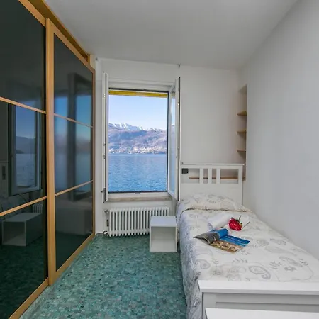 Villa Sleeps 6 Air Con Lierna
