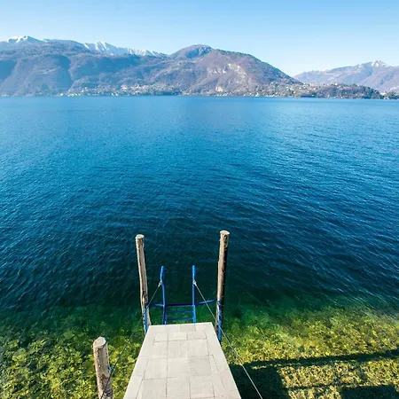 Sleeps 6 Air Con Villa *