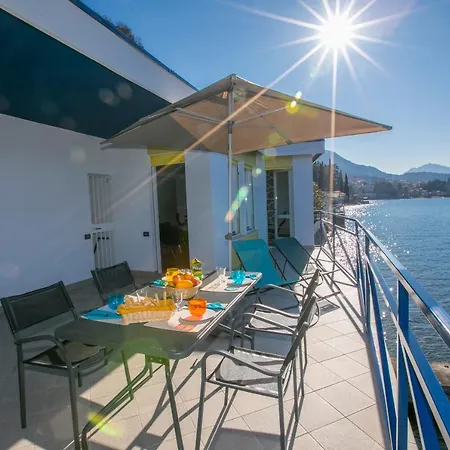 Sleeps 6 Air Con *