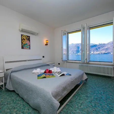 Sleeps 6 Air Con Villa Lierna