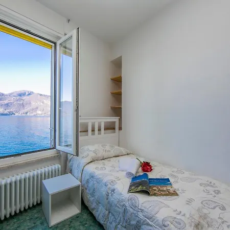 Sleeps 6 Air Con Villa *