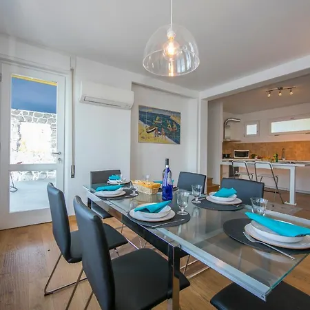 Sleeps 6 Air Con Lierna