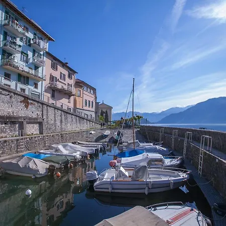 Sleeps 6 Air Con Villa